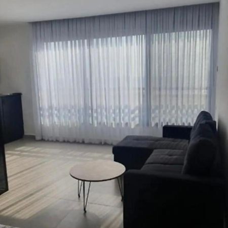 Ryo 11 דירת נופש חדשה על חוף הים נוף לים Apartamento Bat Yam Exterior foto
